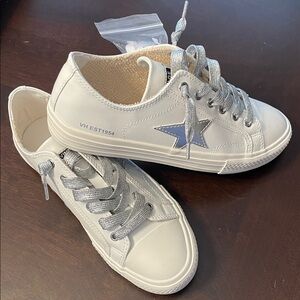 NWT Vintage Havana "Letty" Sneakers - Size 8